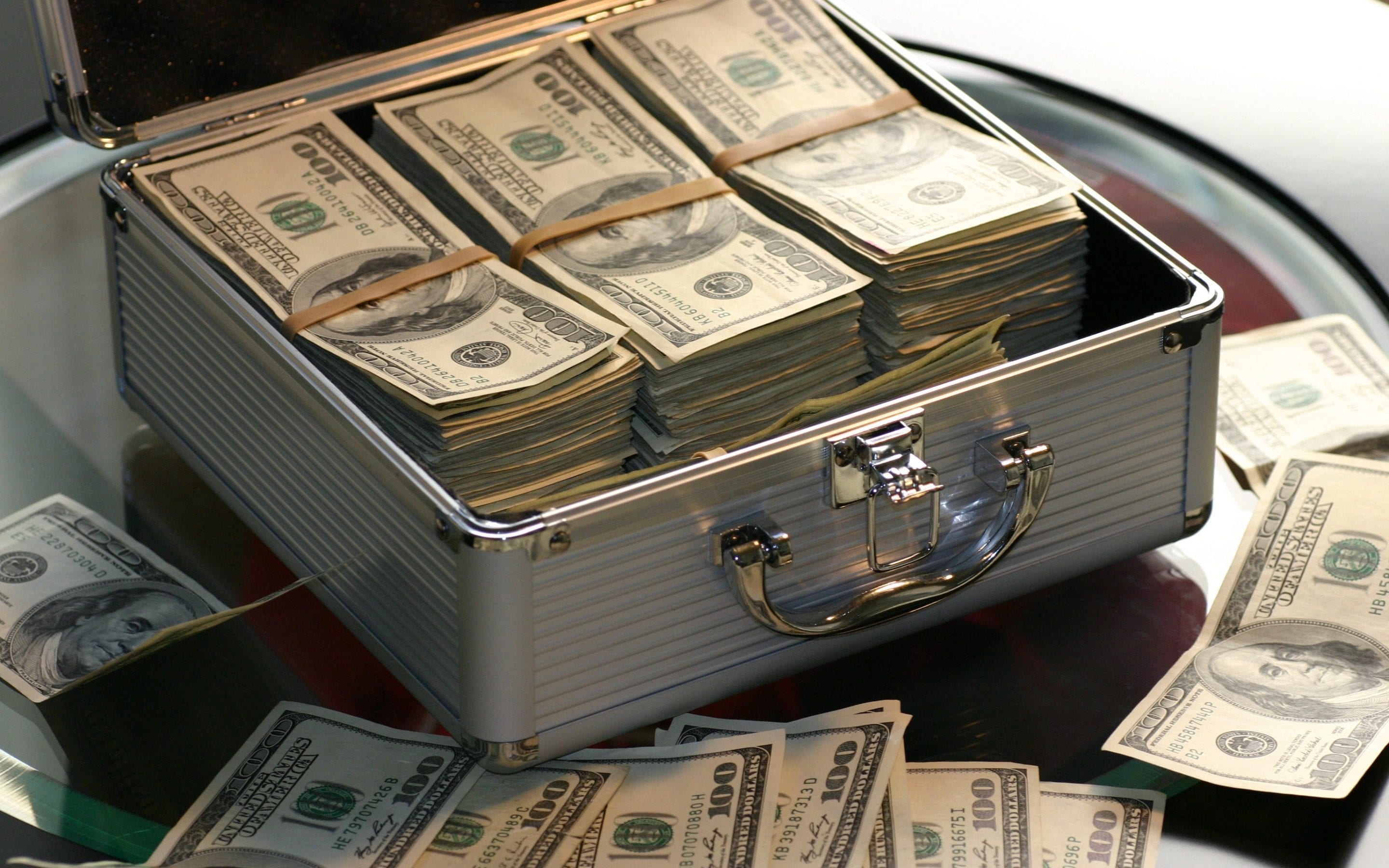 abundance-bank-banking-banknotes-259027 ShutDown: Consumer Fraud Investigations Halted with Lauth Investigations | Private Investigators